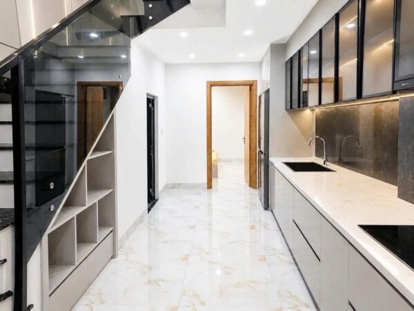 Cho thuê nhà 3 tầng kiệt Ông Ích Khiêm 70mv, 30tr