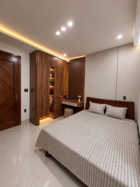 Cho thuê nhà 4.5tang mặt tiền Bàu Mạc 38tr