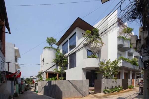 Nhà 3 tầng 2 mặt kiệt ô tô Trần Hoành, 120mv, 13ty5