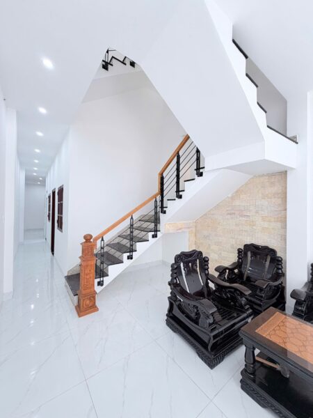 Nhà 3 tầng mặt tiền Hoàng Diệu 76mv, 11ty8
