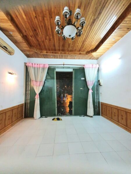 Nhà mặt tiền Nguyễn Chích 82mv, 5700