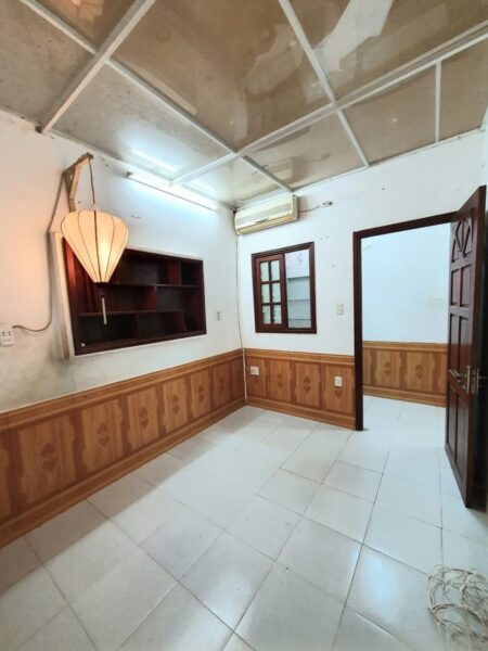 Nhà mặt tiền Nguyễn Chích 82mv, 5700