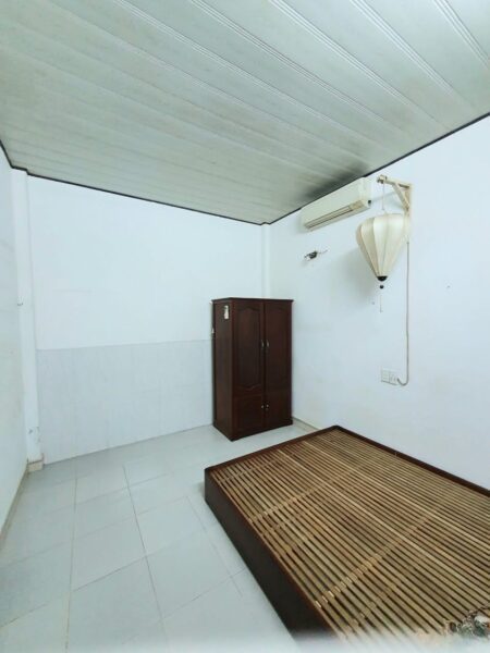 Nhà mặt tiền Nguyễn Chích 82mv, 5700