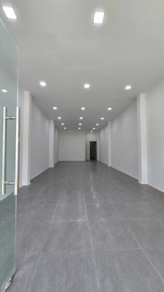 Nhà 3 tầng mặt tiền Nguyễn Văn Linh 105mv,34ty