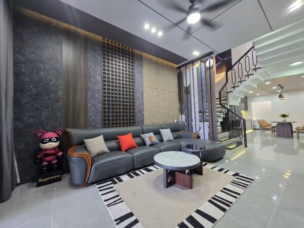 Nhà 3 tầng mặt tiền Tôn Đản 83mv, 8800