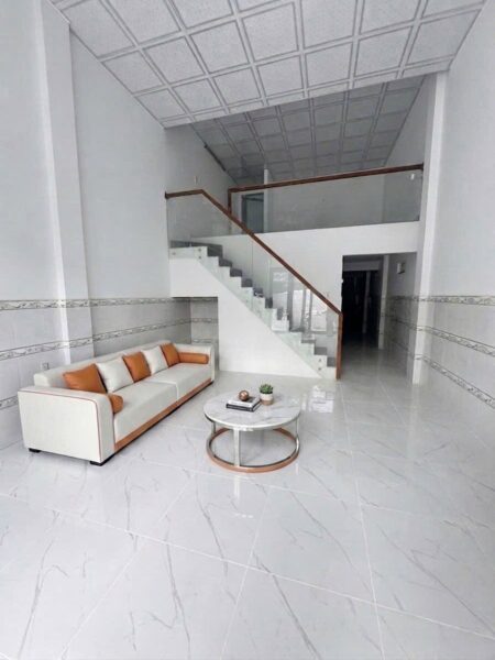 Nhà mê lửng mặt tiền Tôn Đản, 81mv, 4950