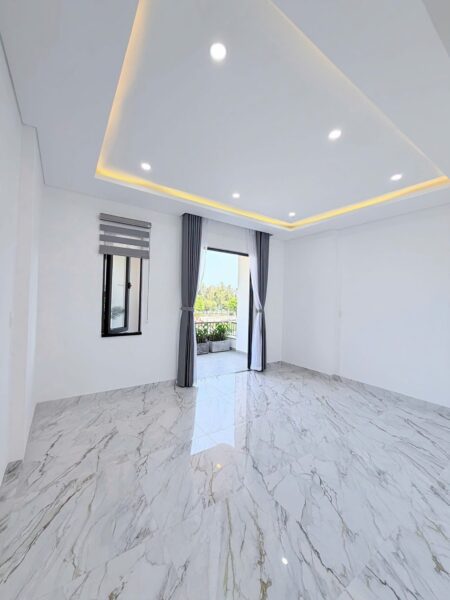 Nhà 4 tầng mặt tiền Trần Bích San 78mv, 7ty8