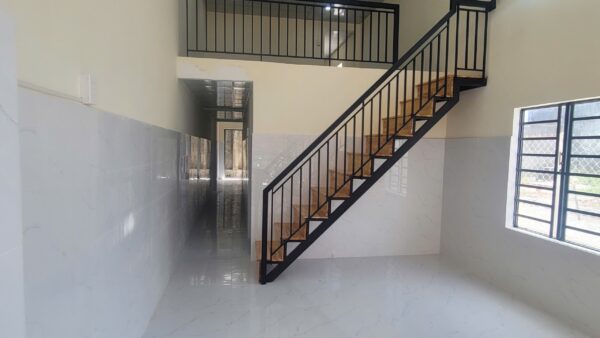 Nhà mê lửng kiệt ô tô Nguyễn Duy Trinh 81mv, 3200