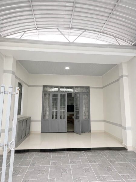 Nhà mê lửng kiệt ô tô Phan Khoang 100mv, 3ty2