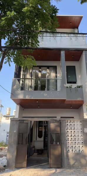 Cho thuê nhà 3 tầng mặt tiền Trần Nguyên Đán, 37tr