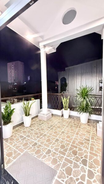 Nhà 3 tầng 2 mặt kiệt Hoàng Diệu, 55mv, 4850