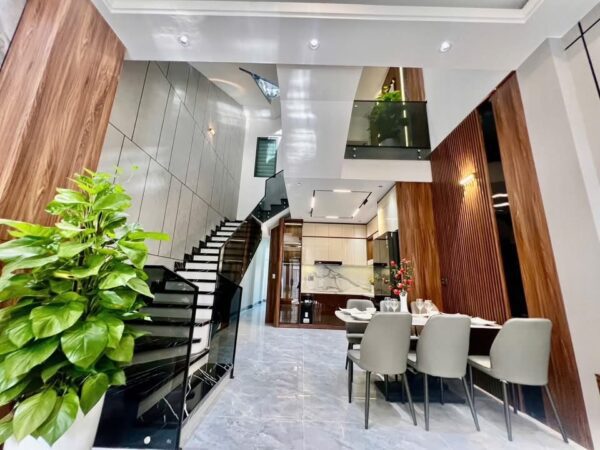 Nhà 3 tầng mặt tiền Hồ Tùng Mậu, 102mv, 13ty