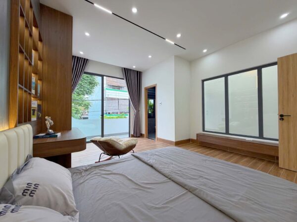 Nhà 3 tầng mặt tiền Hoà Minh 74mv, 7890